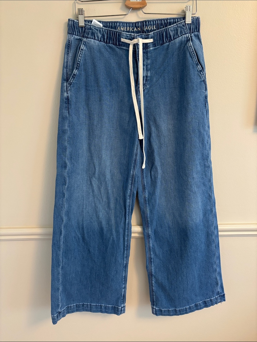 American Eagle Outfitters Medium Blue Wide-Leg Denim Jeans with elastic waist